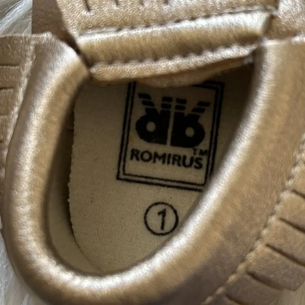 Romirus | Gold Metallic Infant Moccasins with Fringes Size 1